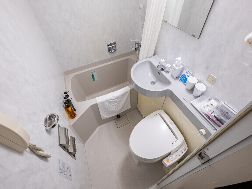 セミダブルルーム 喫煙可 バスルーム0 | アパホテル〈富士中央〉