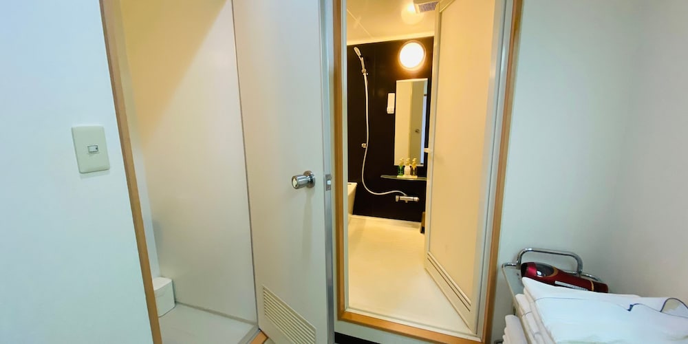 エグゼクティブルーム : 定員4名-5名 喫煙可 客室8 | ホテルリゾネックス名護