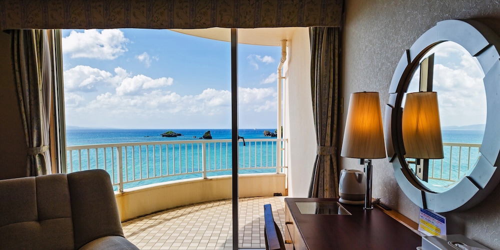 本館洋室 (禁煙) 客室8 | ホテルリゾネックス名護