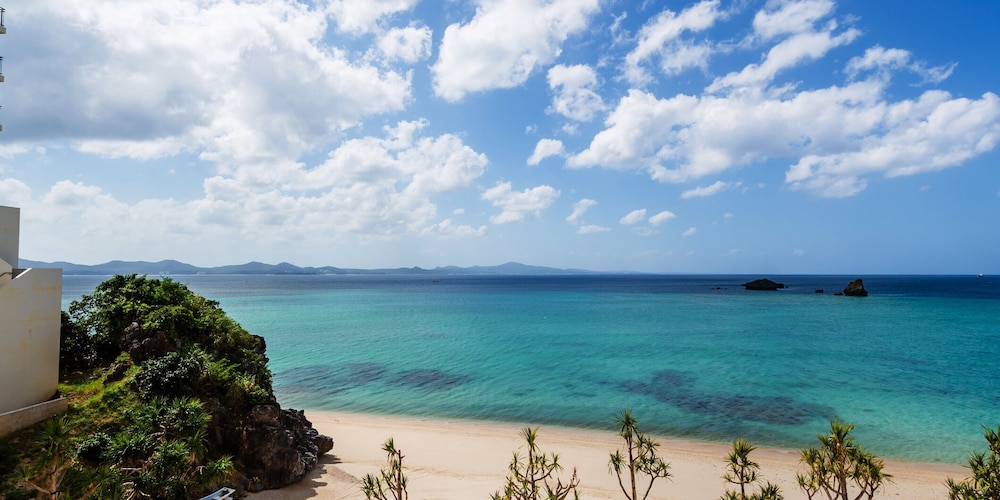 本館洋室 (禁煙) バルコニーからの眺望1 | ホテルリゾネックス名護