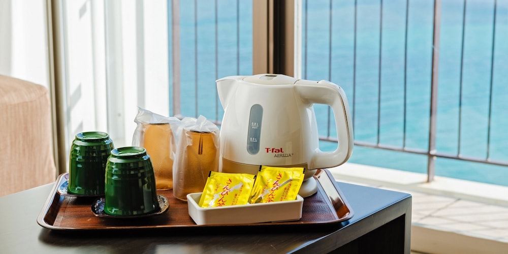 本館洋室 (禁煙) 客室4 | ホテルリゾネックス名護