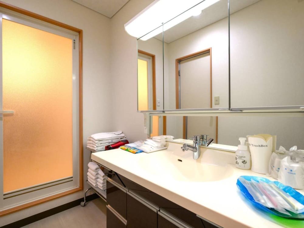 エグゼクティブルーム : 定員4名-5名 喫煙可 客室10 | ホテルリゾネックス名護