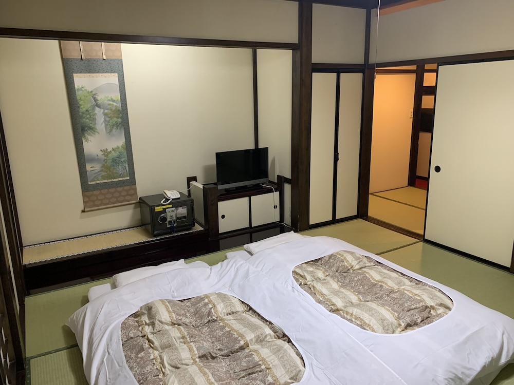 和室(2名部屋、プライベートバスルーム) 客室3 | 旅館 むら山