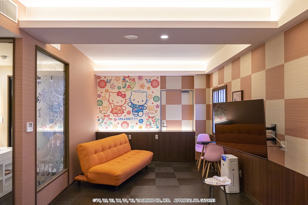 デラックスツイン 禁煙 - ハローキティ リビング エリア1 | ホテル 沖縄 with サンリオ キャラクターズ