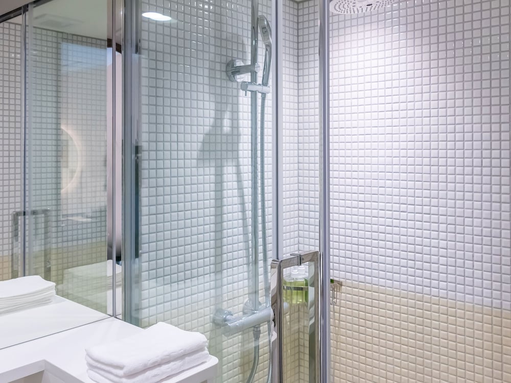 スタンダードダブル 禁煙 - ぐでたま バスルーム1 | ホテル 沖縄 with サンリオ キャラクターズ