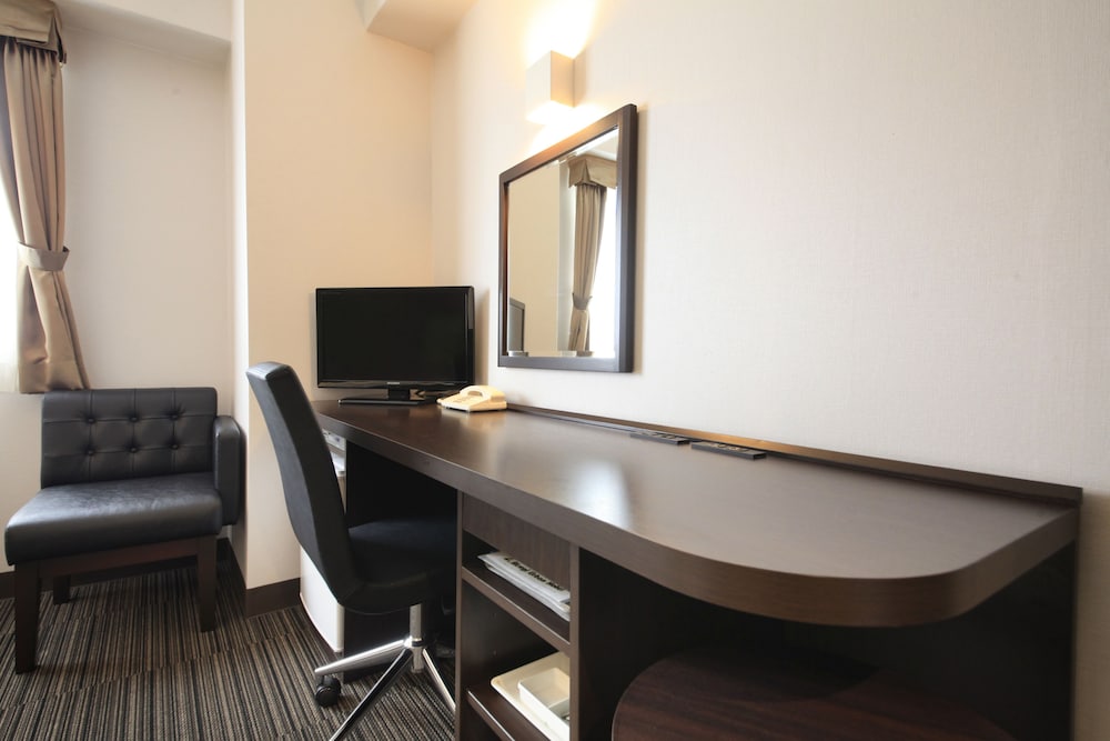 セミダブルルーム 室内のビジネス センター0 | 厚木アーバンホテル