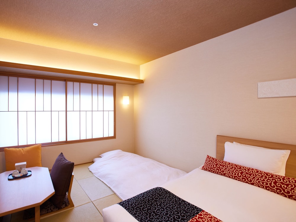 和モダン 全室禁煙 客室10 | 京湯元 ハトヤ瑞鳳閣