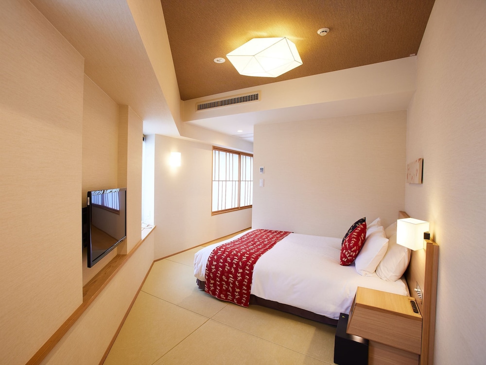 コーナーダブル(畳敷ベットルーム) 全室禁煙 客室9 | 京湯元 ハトヤ瑞鳳閣