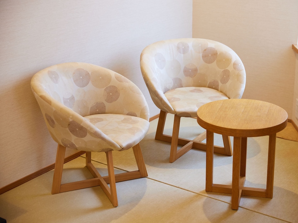 コーナーダブル(畳敷ベットルーム) 全室禁煙 客室14 | 京湯元 ハトヤ瑞鳳閣