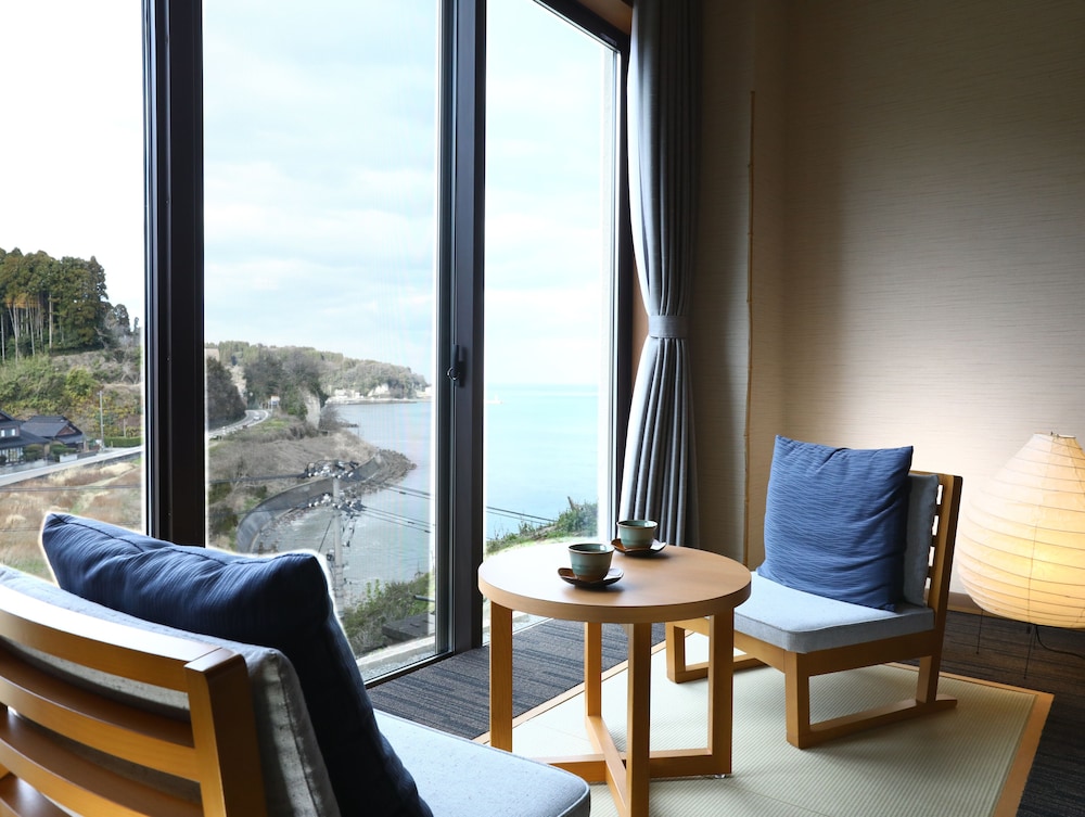 デラックス ツインルーム 部屋からの景観0 | 氷見温泉郷 くつろぎの宿 うみあかり