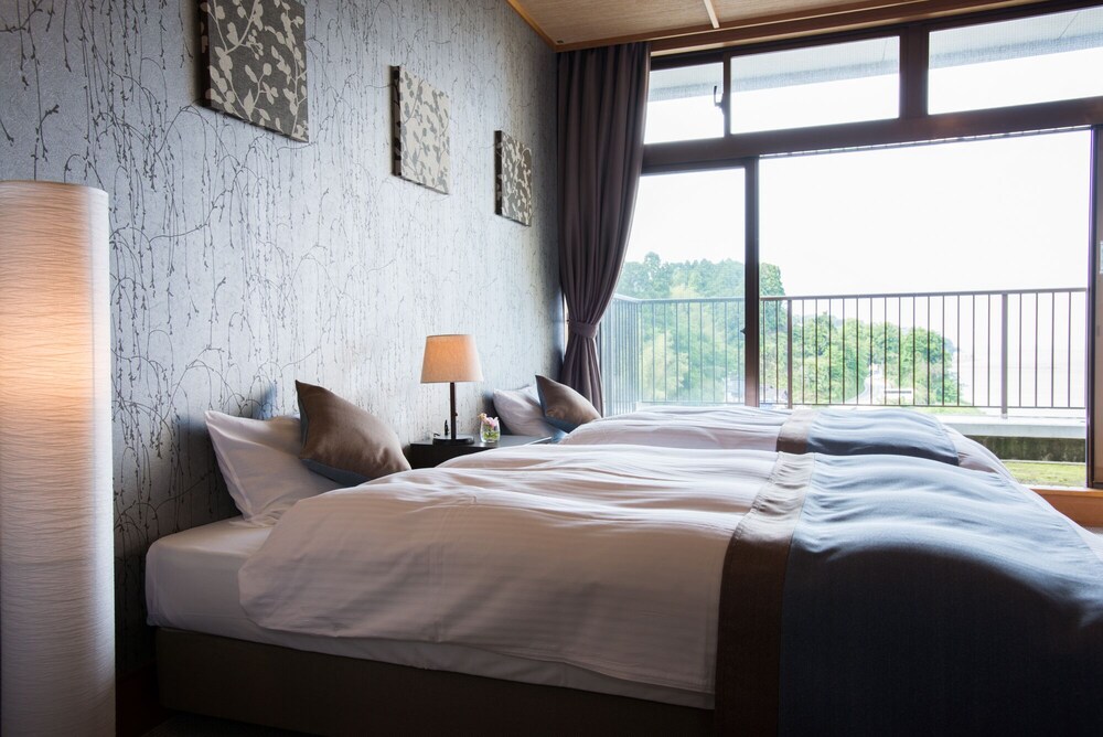 和室 (スペシャルルーム) | 氷見温泉郷 くつろぎの宿 うみあかり