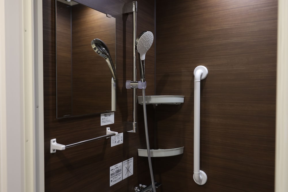 デラックス ツインルーム バスルーム2 | 氷見温泉郷 くつろぎの宿 うみあかり