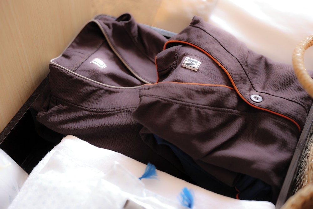 デラックス ツインルーム 客室の設備とサービス1 | 氷見温泉郷 くつろぎの宿 うみあかり