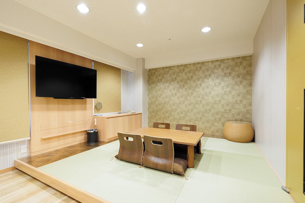 プレミアム ルーム シングルベッド 2 台 客室2 | ANAホリデイ・イン札幌すすきの by IHG