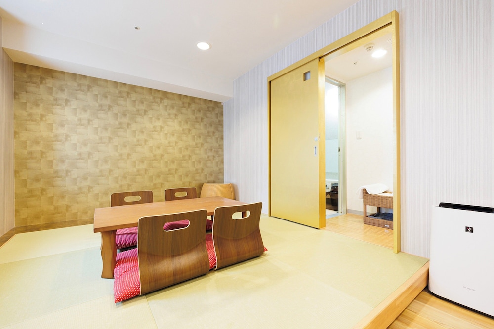 プレミアム ルーム シングルベッド 2 台 | ANAホリデイ・イン札幌すすきの by IHG