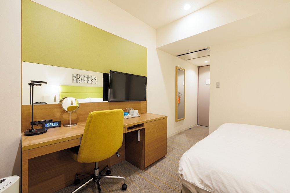 スタンダード ルーム ダブルベッド 1 台 (Humidifier) 客室2 | ANAホリデイ・イン札幌すすきの by IHG