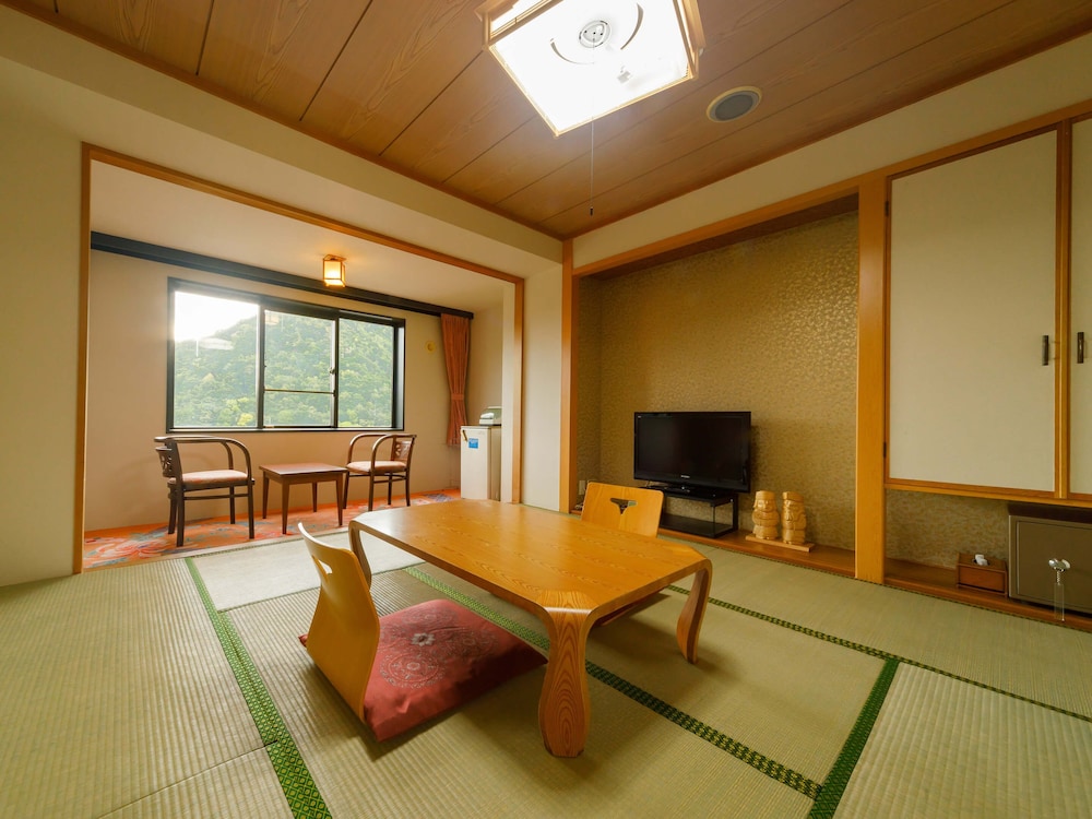 【本館】和室8~10畳 禁煙 客室3 | 定山渓ビューホテル