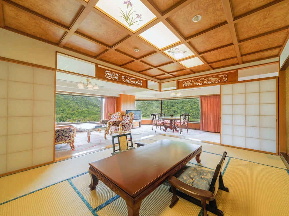 【新館】コーナースイート 禁煙 | 定山渓ビューホテル