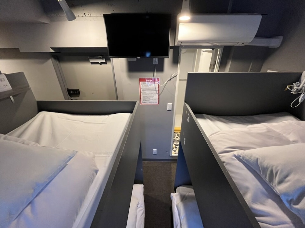 ベーシック 4 人部屋 客室7 | RHODES OTSUKA HOTEL