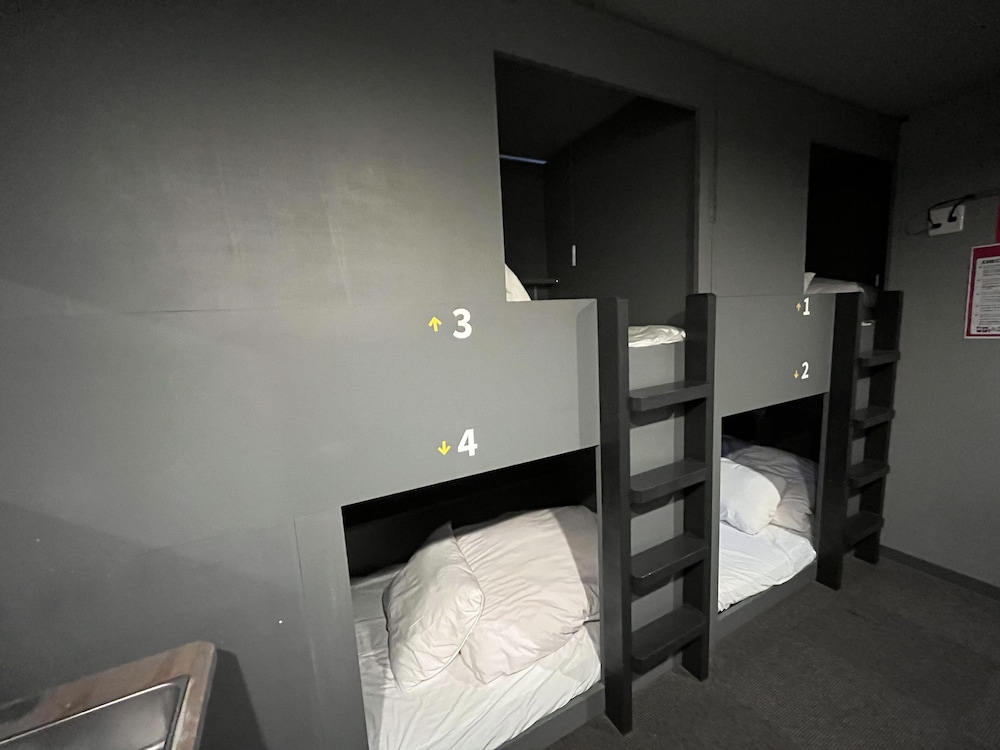 Ro402) 6人部屋 ファミリー ルームー 客室2 | RHODES OTSUKA HOTEL