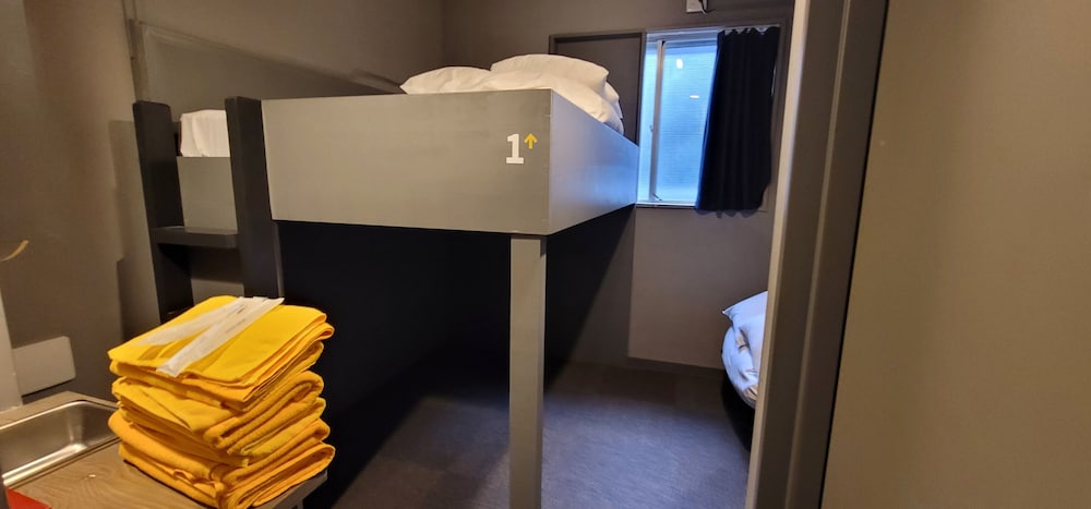 ベーシック トリプルルーム ダブルベッド 1 台ソファーベッド付き | RHODES OTSUKA HOTEL