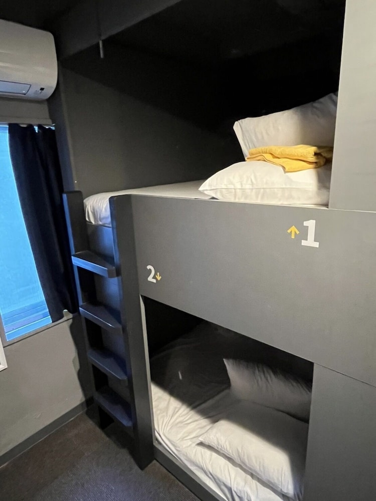 コンフォート 4 人部屋 客室1 | RHODES OTSUKA HOTEL