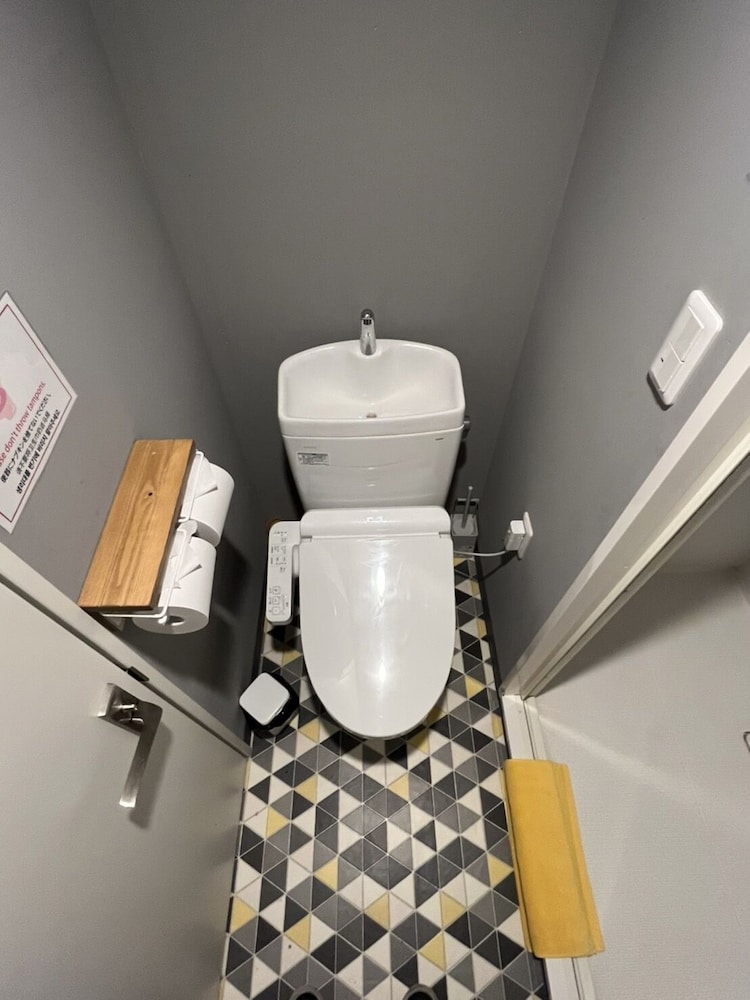 コンフォート 4 人部屋 バスルーム2 | RHODES OTSUKA HOTEL