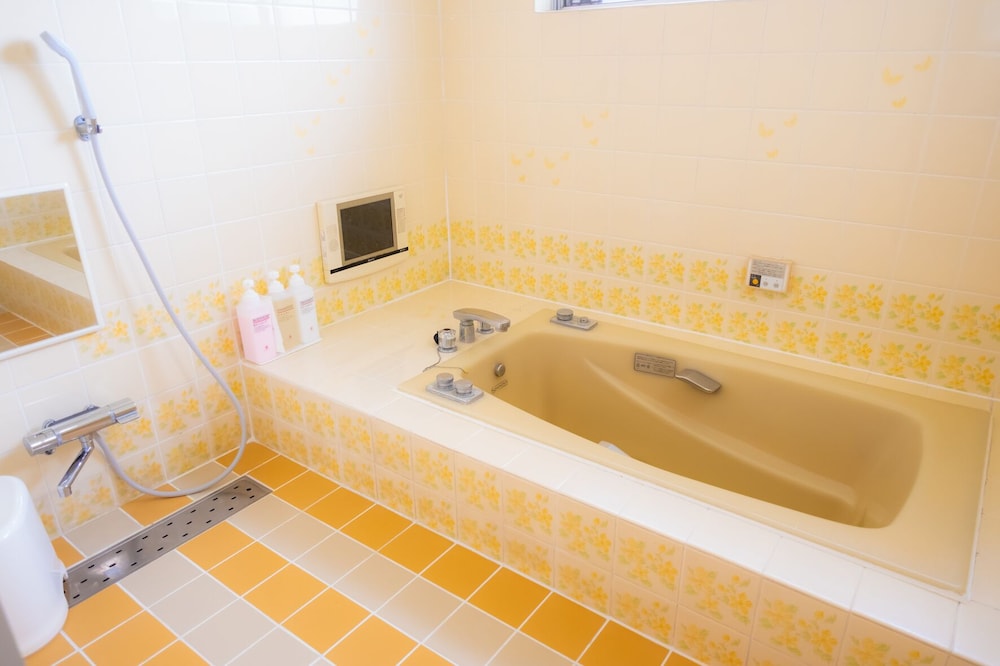 Room 7 バスルーム1 | ホテル ルシア at まえばし赤城