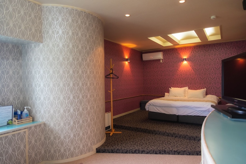 Room 10 客室1 | ホテル ルシア at まえばし赤城