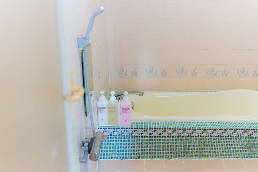 Room 12 バスルーム1 | ホテル ルシア at まえばし赤城