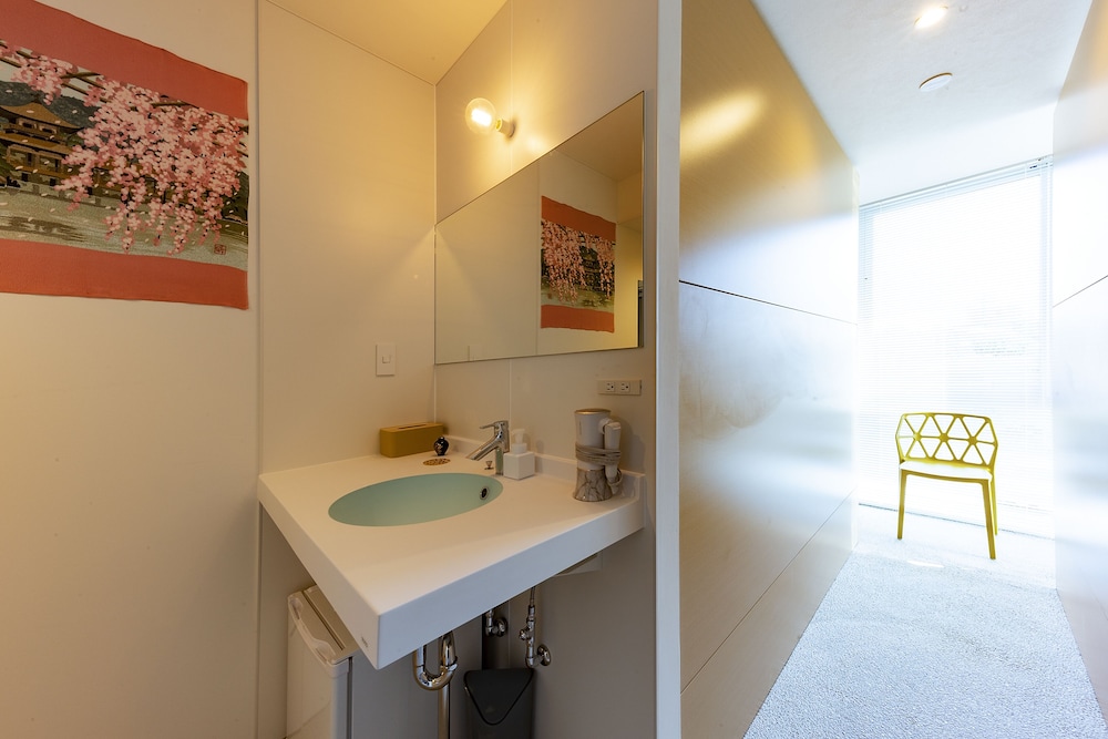 ベーシック 4 人部屋(チェックインは22時30分まで) 禁煙 客室1 | plat hostel keikyu kamakura wave