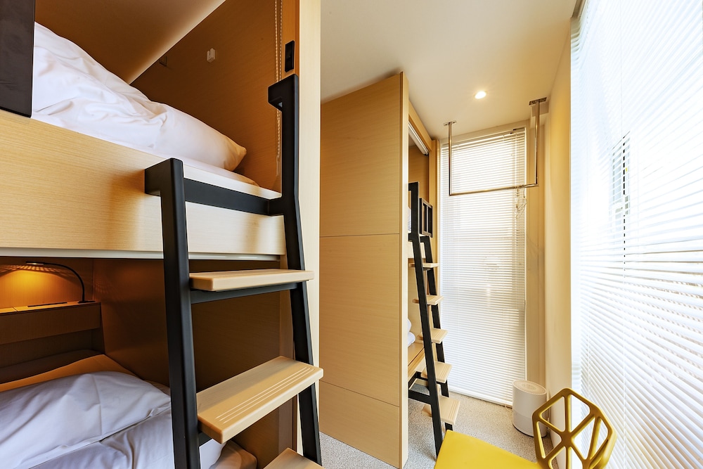 ベーシック 4 人部屋(チェックインは22時30分まで) 禁煙 客室2 | plat hostel keikyu kamakura wave