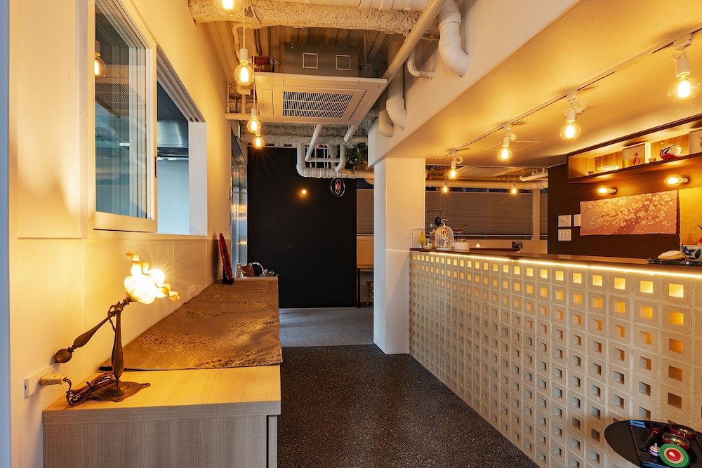 フロント1 | plat hostel keikyu kamakura wave