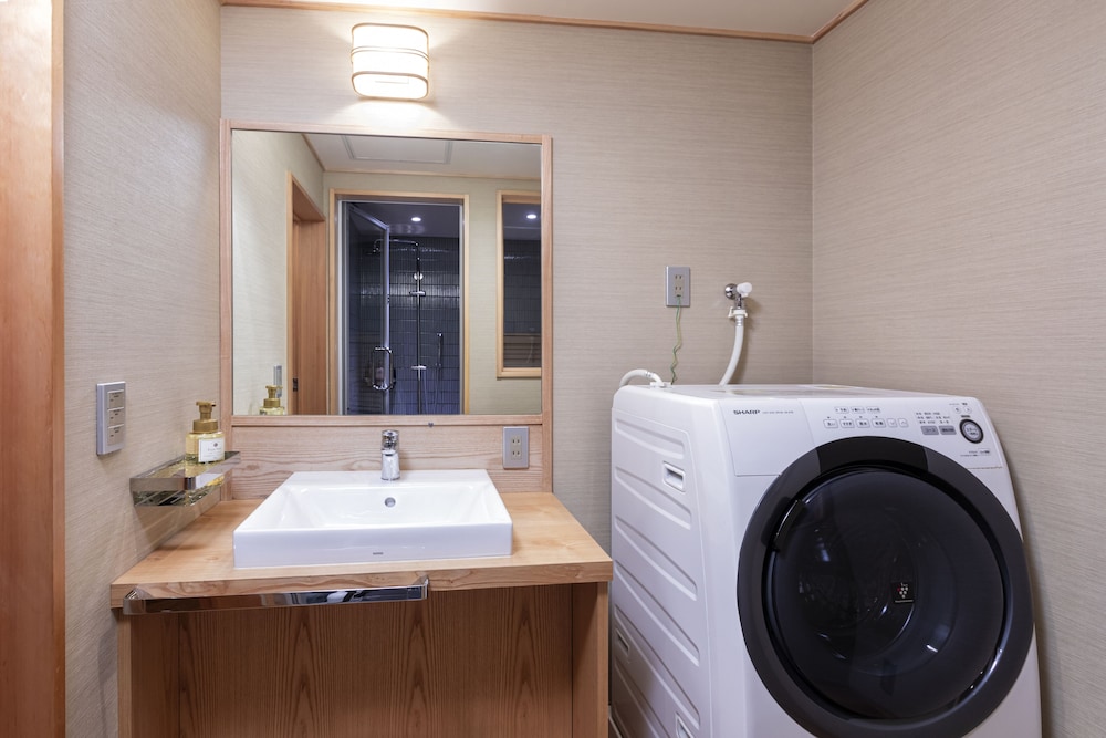 デラックス スイート バスルーム1 | 鈴 町家久遠