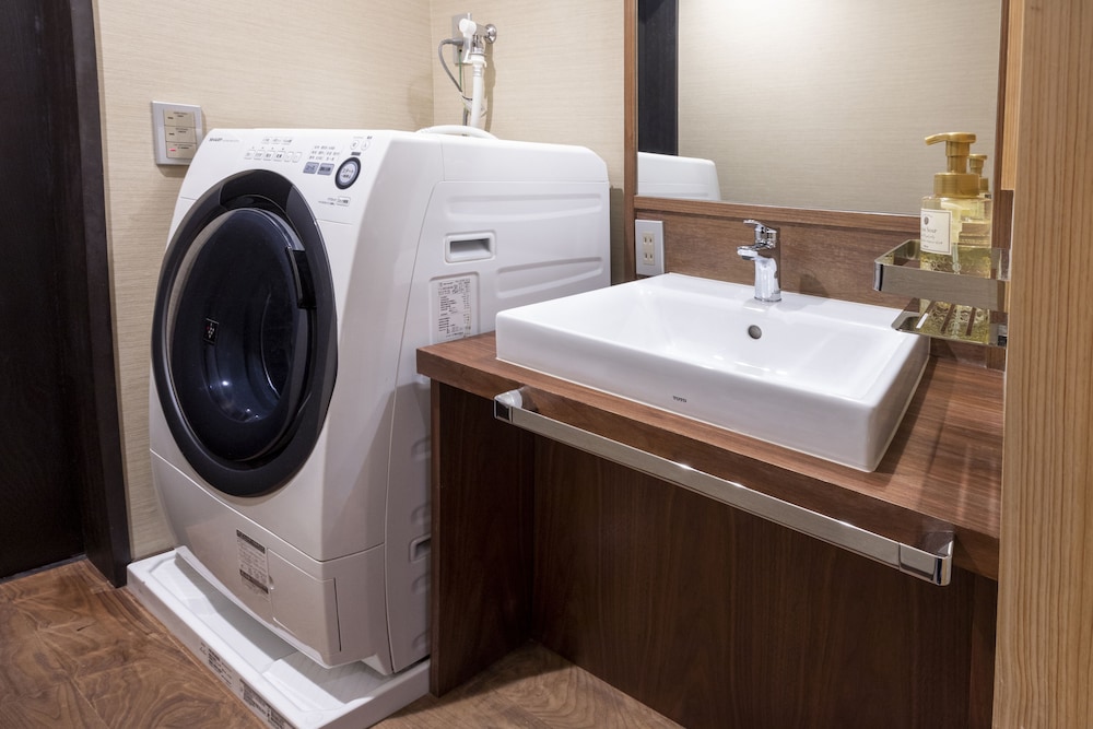 スタンダード スイート バスルーム2 | 鈴 町家久遠