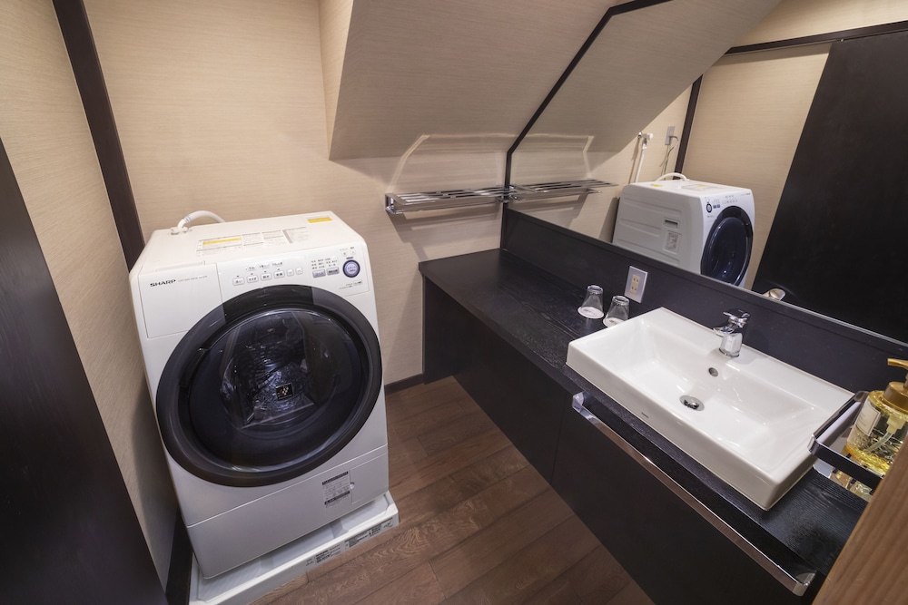 スーペリア スイート バスルーム1 | 鈴 町家久遠