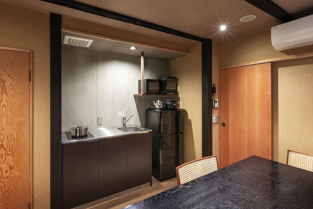 ファミリー スイート 専用キッチン0 | 鈴 町家久遠