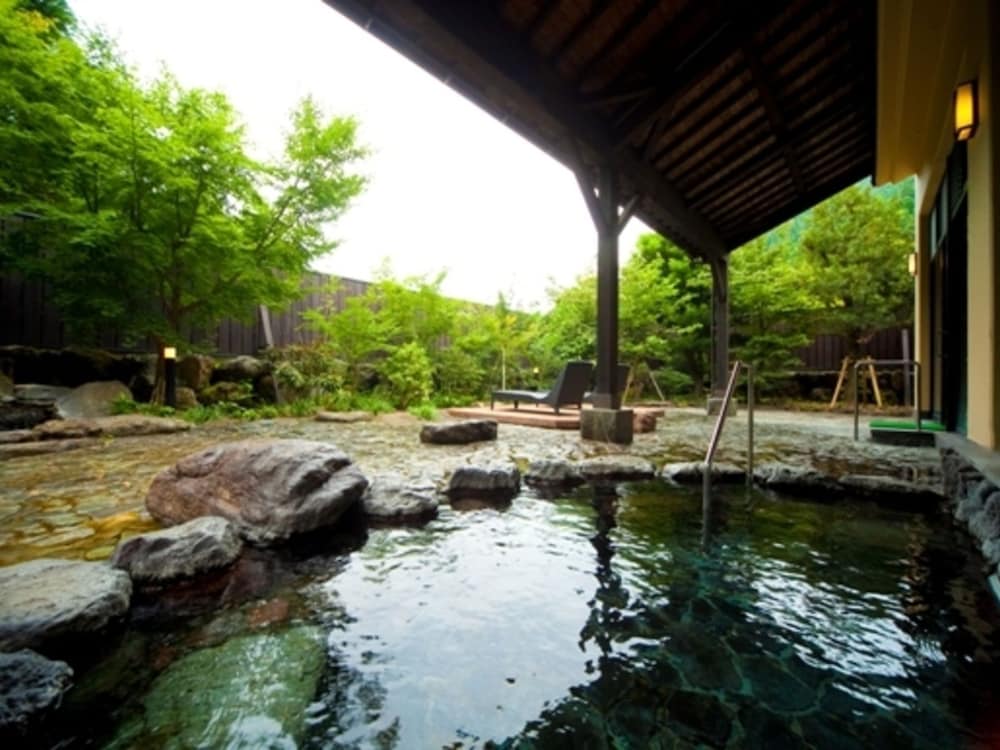 ベーシック 4 人部屋 客室3 | 由布院ユウベルホテル