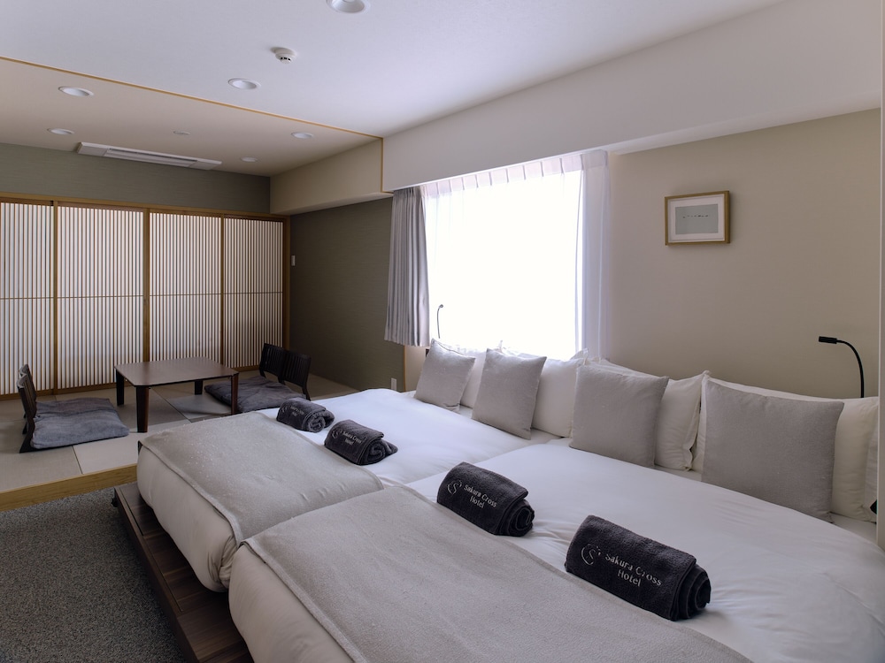 ファミリースイート Max 8 Comfort 4 禁煙 客室1 | サクラクロスホテル京都清水