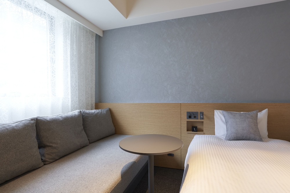 ソファー付コンフォートツイン 客室1 | クロスライフ博多柳橋