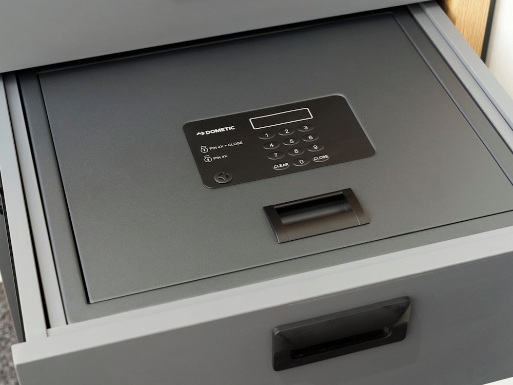 ソファー付コンフォートツイン セーフティボックス0 | クロスライフ博多柳橋