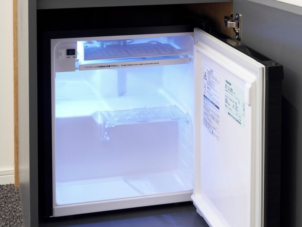 ソファー付コンフォートツイン 小型冷蔵庫0 | クロスライフ博多柳橋