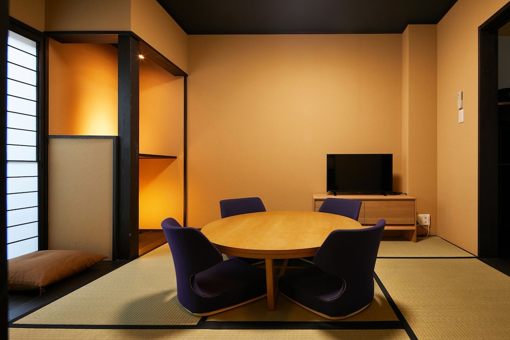 ラグジュアリー ヴィラ ガーデンビュー リビング エリア0 | TSUBOMI luxury Inn 島原別邸 弐