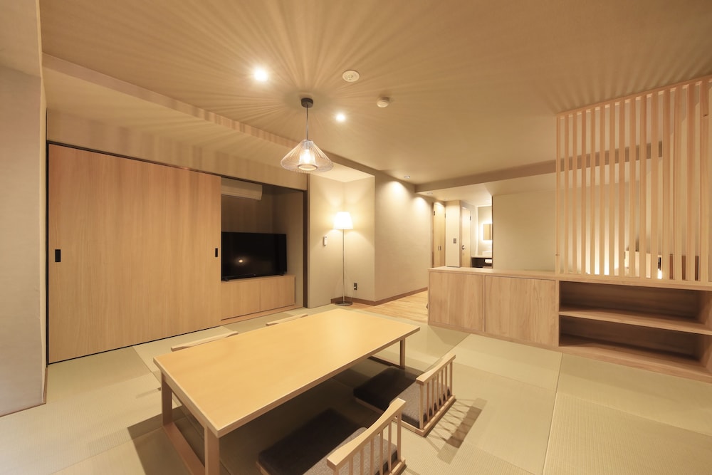 4 人部屋 ベッド (複数台) 客室4 | ゆとりろ津和野