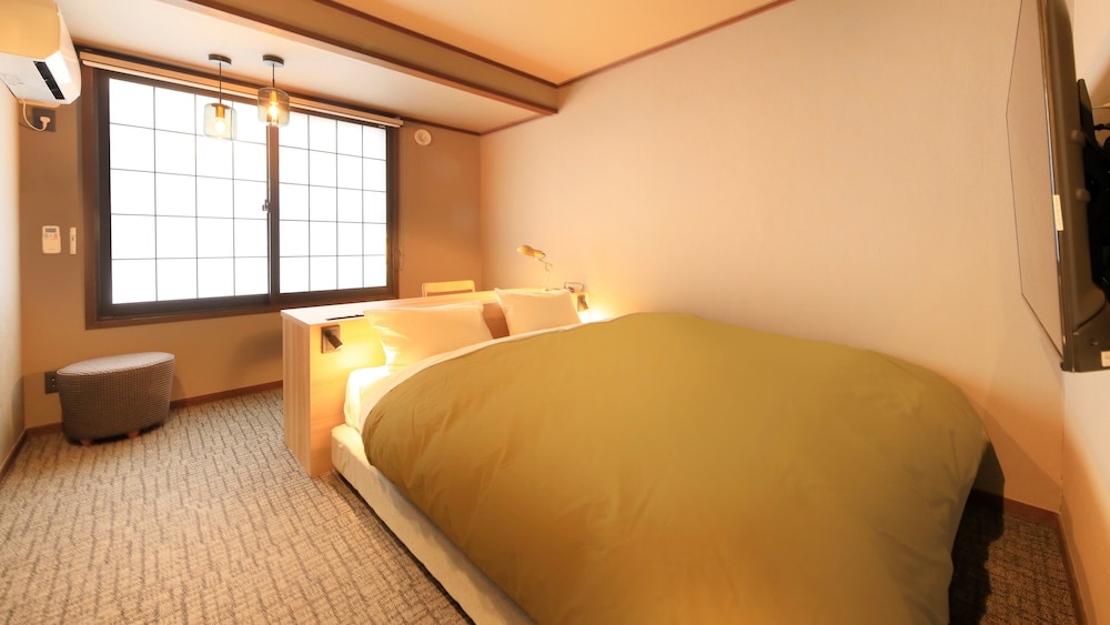 ルーム クイーンベッド 1 台 客室4 | ゆとりろ津和野