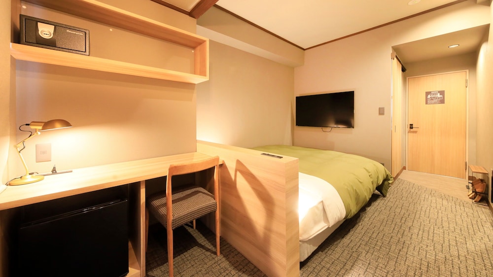 ルーム クイーンベッド 1 台 客室1 | ゆとりろ津和野