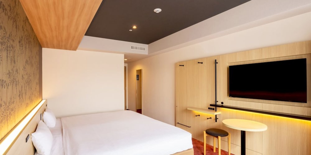 スタンダード ダブルルーム キングベッド 1 台 禁煙 客室6 | チサン プレミアム 京都九条