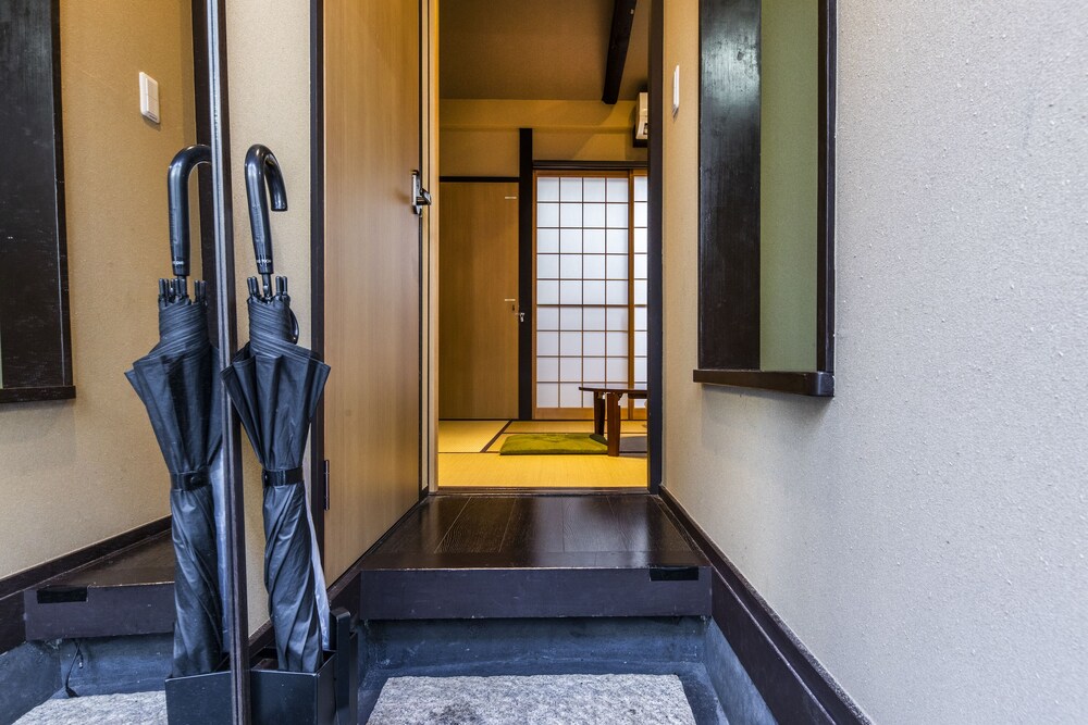 内部エントランス1 | Shiki Homes 千