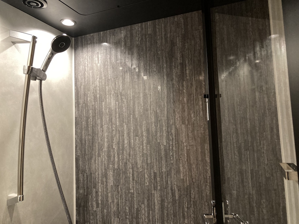 和洋室 (シャワーブースのみ) 禁煙 バスルーム1 | 裏草津 蕩