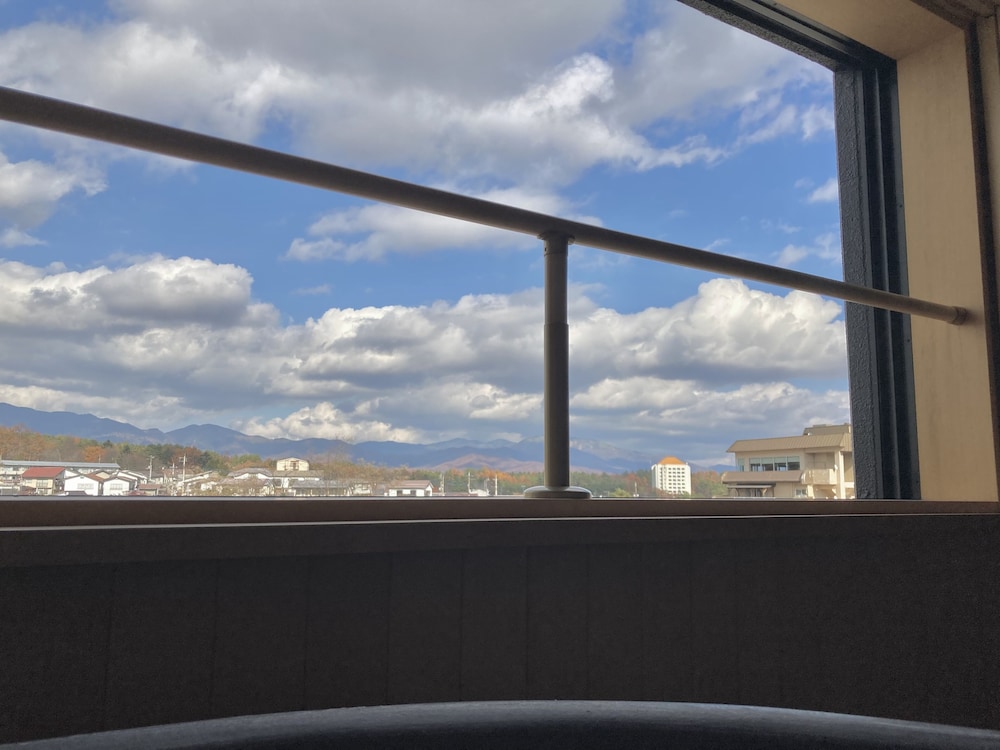 地蔵源泉かけ流し半露天風呂付き和洋室 禁煙 部屋からの景観0 | 裏草津 蕩